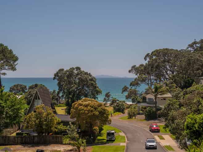 102 Tangiora Avenue, Whangapoua