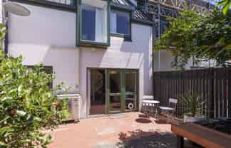 9/24 Shrewsbury Street, Merivale