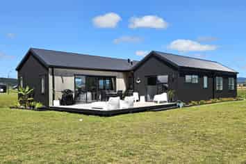  104 Kārearea Way, Matarangi