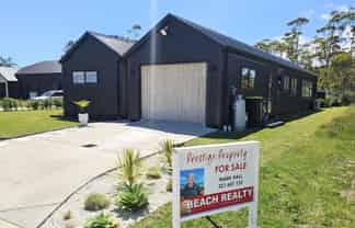  104 Kārearea Way, Matarangi