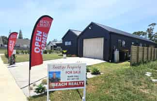  104 Kārearea Way, Matarangi