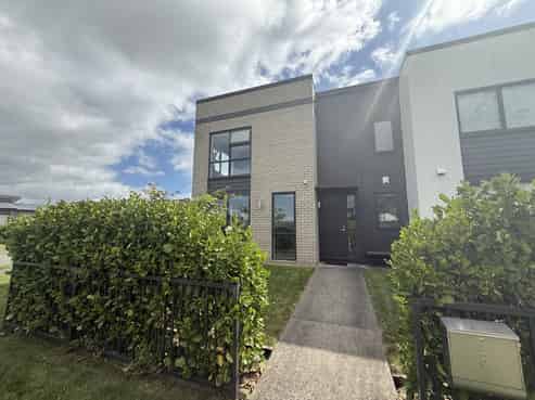 8 Orford Lane, Takanini