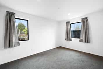 2 Fable Way, Leamington