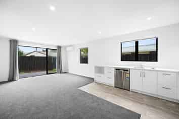 2 Fable Way, Leamington