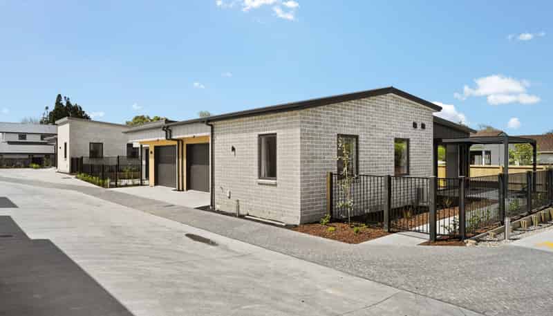 2 Fable Way, Leamington