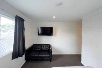 1/7 Hibiscus Avenue (Room A), Hamilton Lake