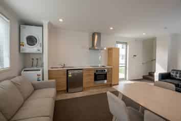 1/7 Hibiscus Avenue (Room A), Hamilton Lake