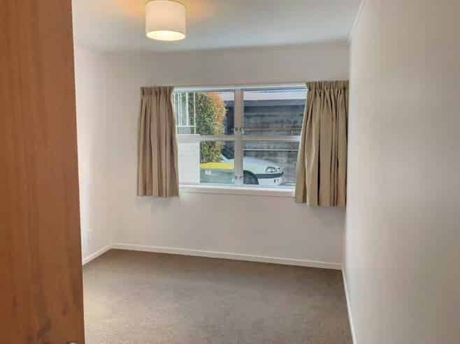 12A Westwell Road, Belmont