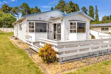 10 Rawhira Road, Waitetoko