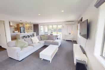 14 MacDonald Heights, Feilding