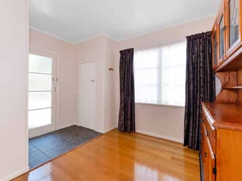 2/219 Don Buck Road, Massey