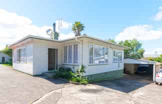 2/219 Don Buck Road, Massey