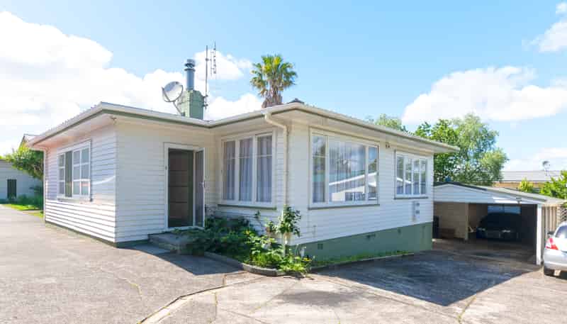 2/219 Don Buck Road, Massey