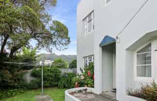 63-65G Whites Line East, Woburn