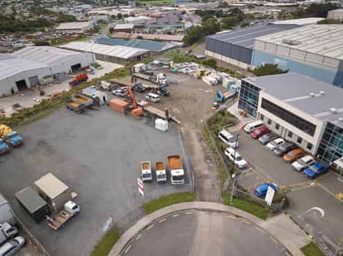 Yard In Porirua - 1500 to 3200sqm 