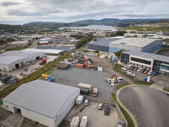 Yard In Porirua - 1500 to 3200sqm 