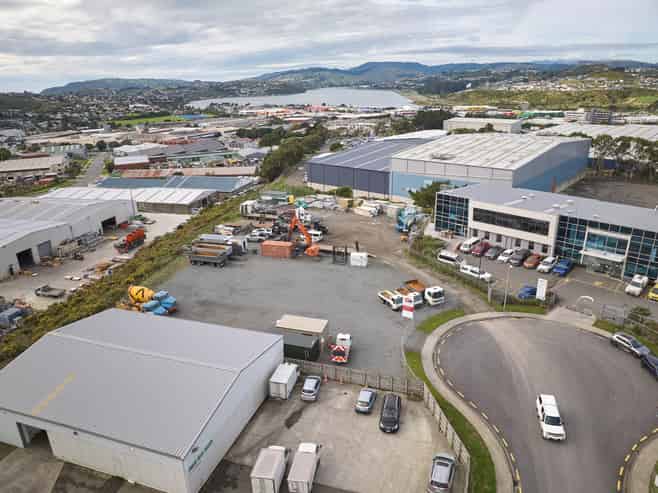 Yard In Porirua - 1500 to 3200sqm 