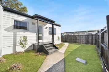 6/25-A Vine Street, Mangere East