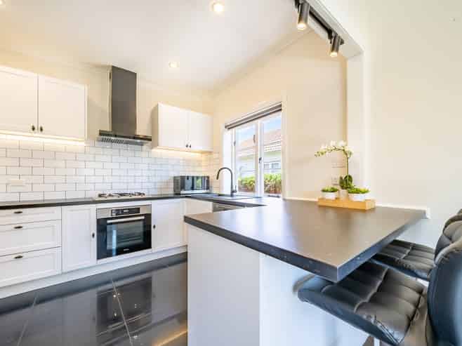 1/24 Mahoe Street, Belmont