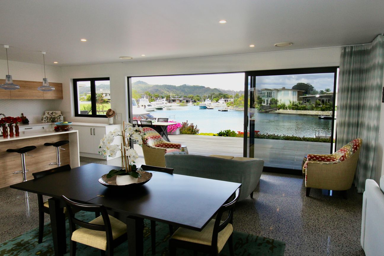 Contemporary canal comfort - Altro