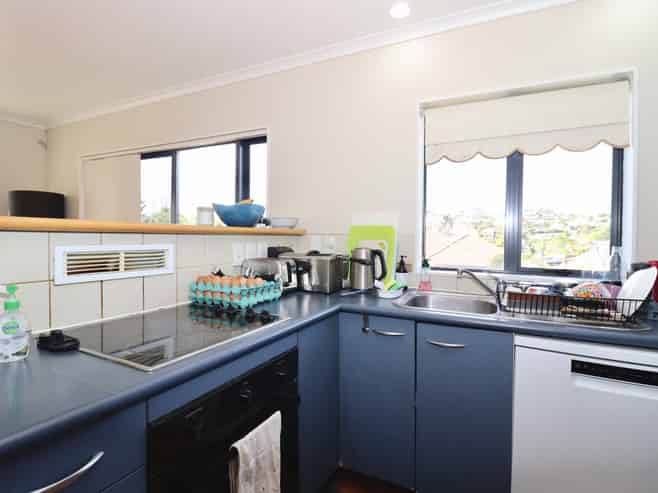 8A Bretton Lane, Mellons Bay