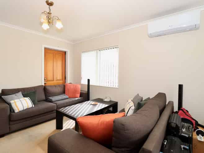 8A Bretton Lane, Mellons Bay