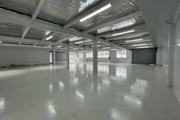 Well-positioned St Johns warehouse