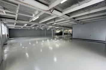 Well-positioned St Johns warehouse