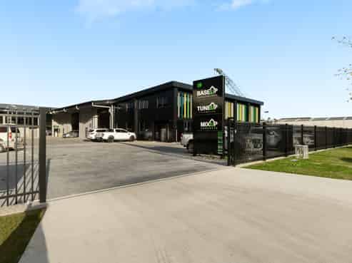 A Grade Office/Warehouse Facility