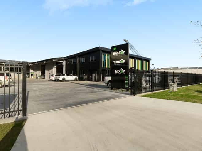 A Grade Office/Warehouse Facility