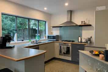 28a Lloyd Avenue, Mount Albert