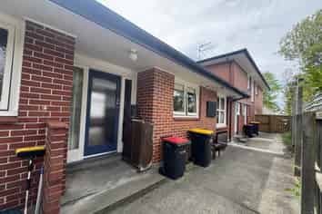 2/31 Bishop Street, Saint Albans