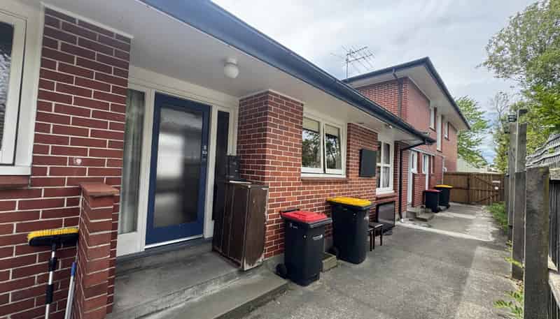 2/31 Bishop Street, Saint Albans