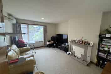 2/31 Bishop Street, Saint Albans