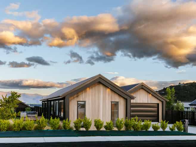8 Linnburn Road, Wanaka