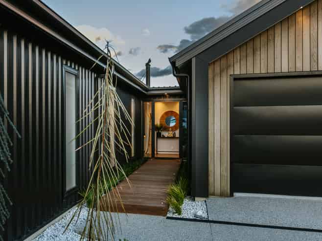 8 Linnburn Road, Wanaka