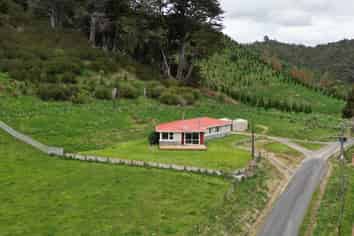 2560 Rawhitiroa Road, Eltham