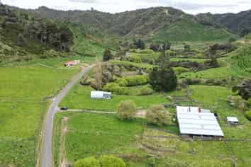 2560 Rawhitiroa Road, Eltham