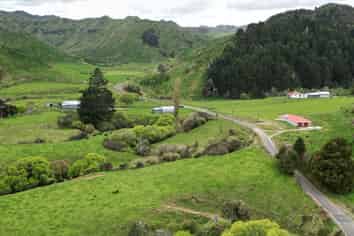 2560 Rawhitiroa Road, Eltham