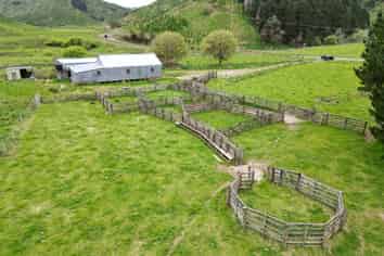 2560 Rawhitiroa Road, Eltham