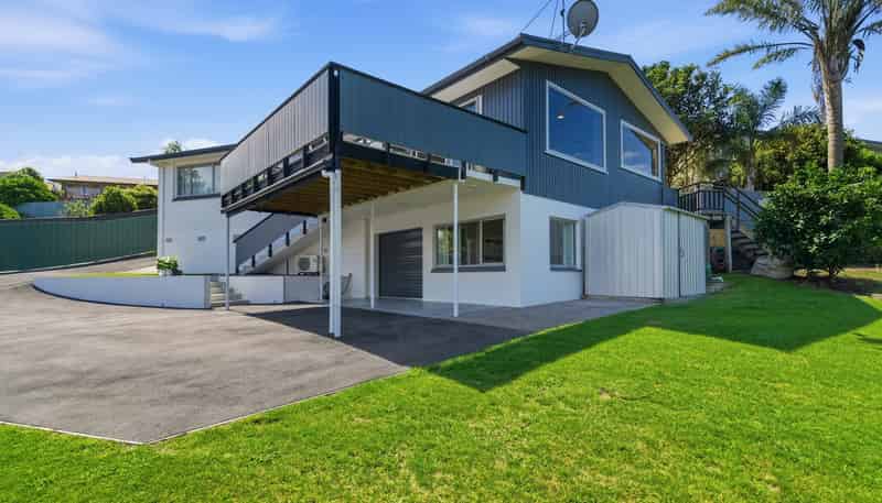 23 Highfield Crescent, Brookfield