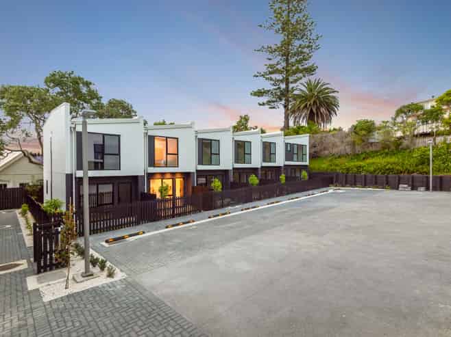 16 Handley Avenue, Narrow Neck