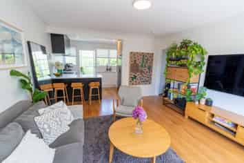 2/13A Kingsway Avenue, Sandringham