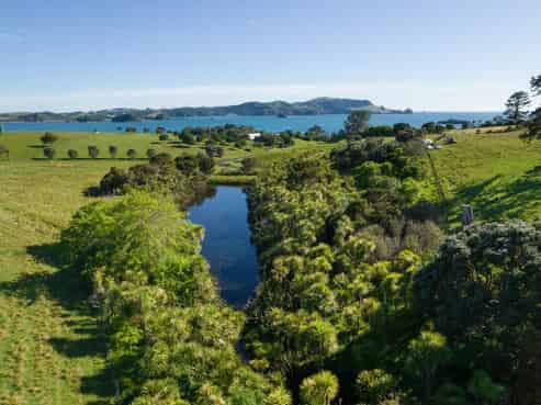 Share 18 Moturoa Island, Russell