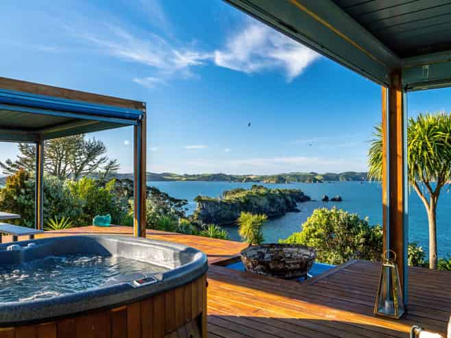 Share 2 Moturoa Island, Russell