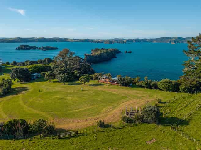 Share 2 Moturoa Island, Russell