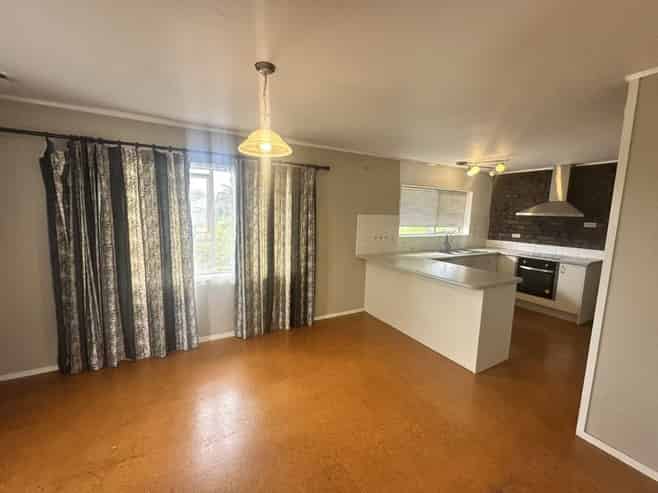 10 Sunnyridge Place , Hillsborough