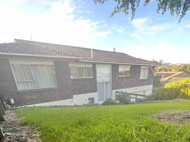 10 Sunnyridge Place , Hillsborough