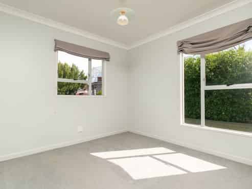 3/7 The Parade, Saint Heliers