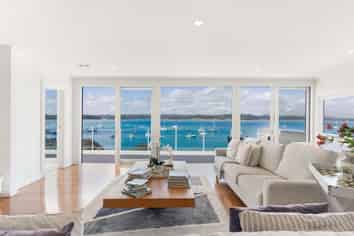 27 Wellington Street, Russell